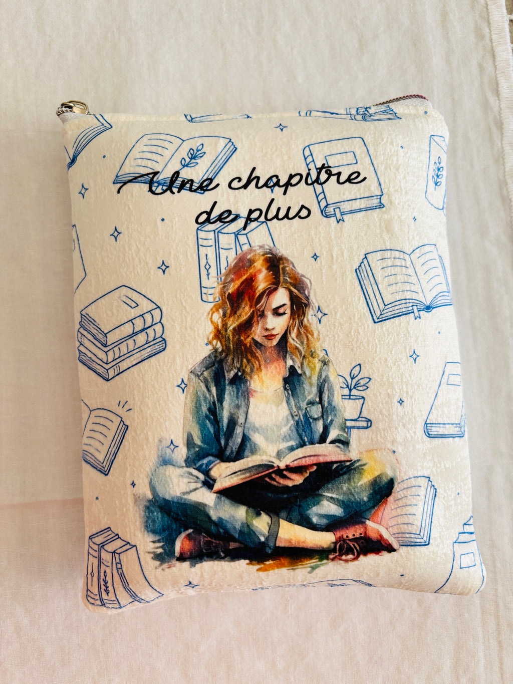 Protège - livre artisanal en tissu velours - Un chapitre de plus