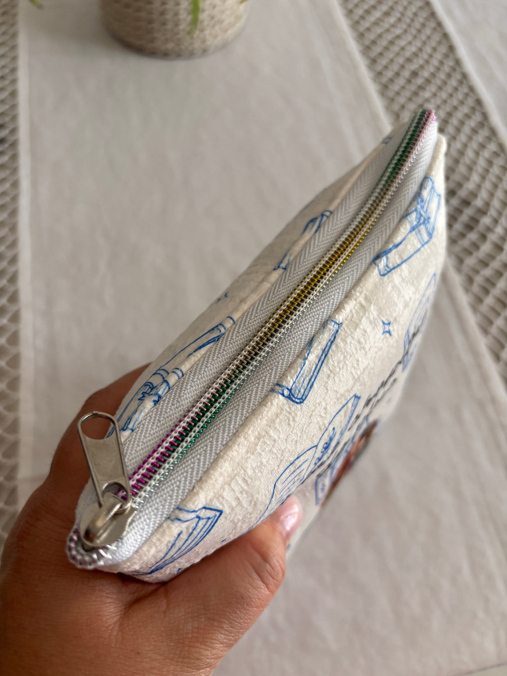 Protège - livre artisanal en tissu velours - Un chapitre de plus